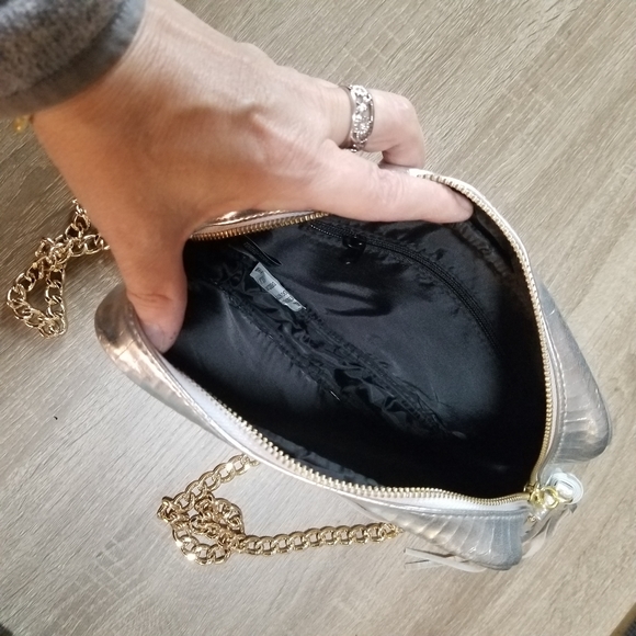 NWT Victoria Secret mock croc metallic silver and gold crossbody. - Picture 11 of 11